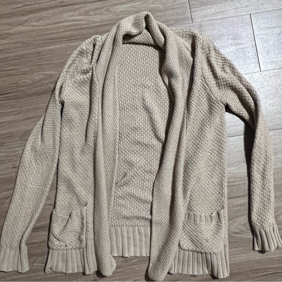 ☀️2/$22☀️ Old Navy Taupe Cardigan - Picture 3 of 5